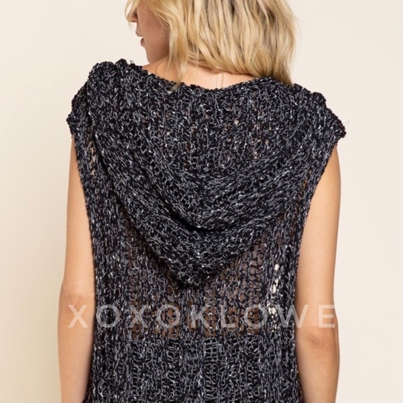 🔥SALE POL Black Sleeveless Hooded Cardigan Sweater Vest - Picture 9 of 12